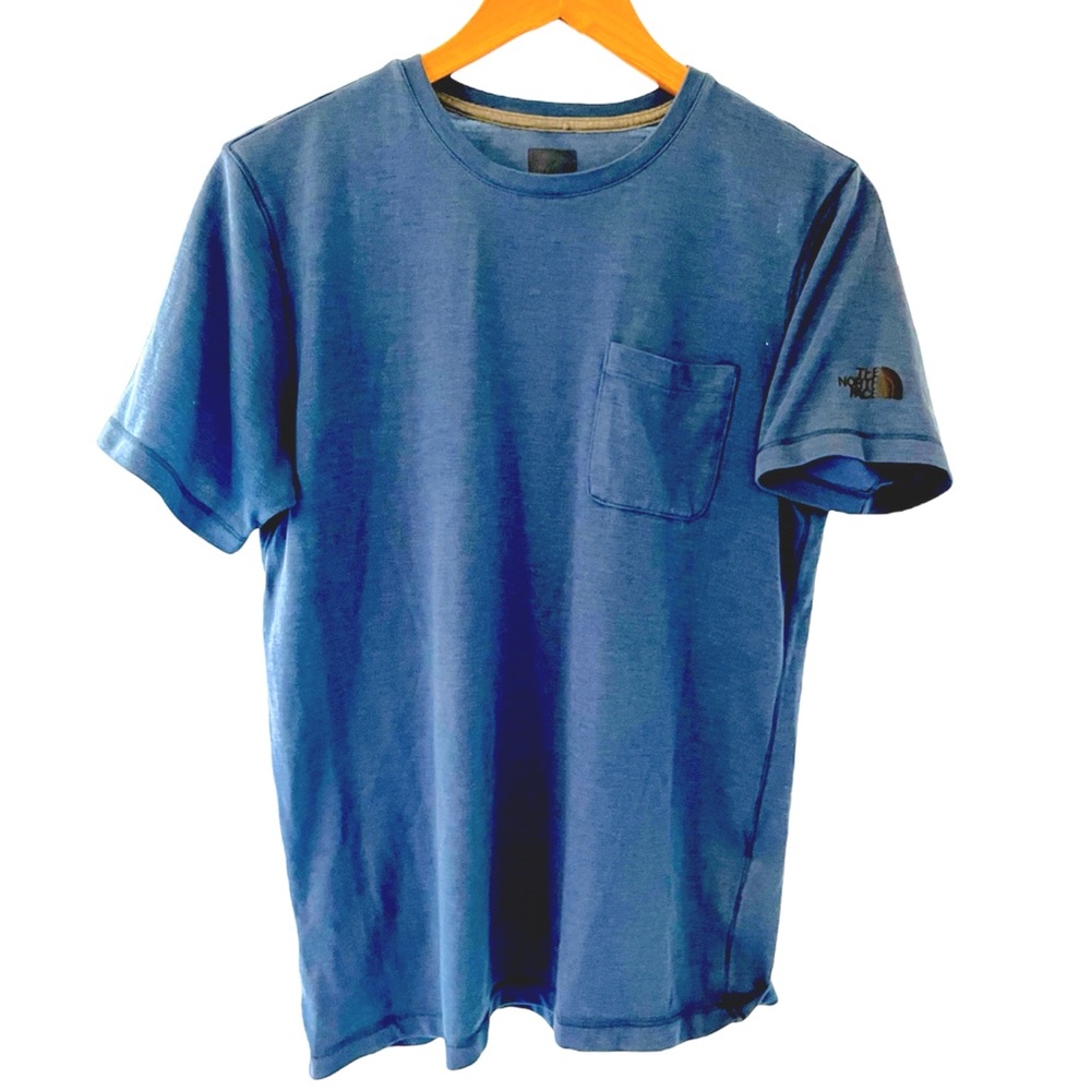 Men's The North Face Standard Fit Pocket Tee Shirt Logo Flash Dry Blue Size M